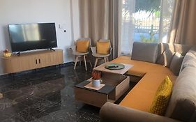 Brand New Renovated Apartment By The Stadium